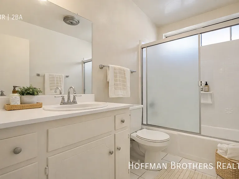 1036 S Wooster St #5 — Photo 4