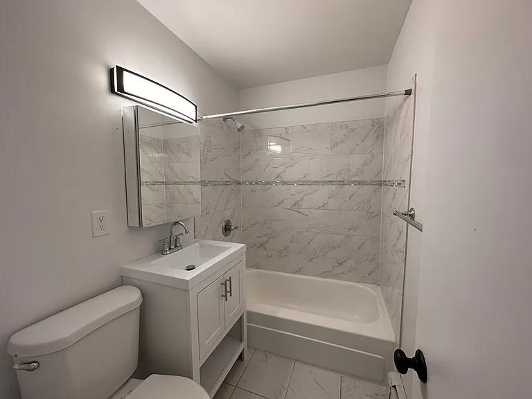 18 Waldron Ave #2B — Photo 10