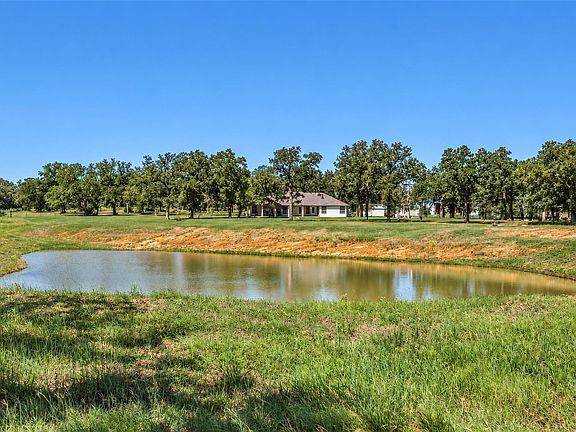 3rd image of 1208 Jeddo Rd