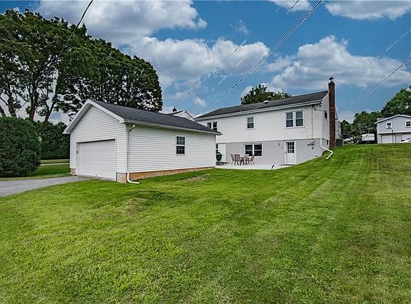 2nd image of 2744 Helen St