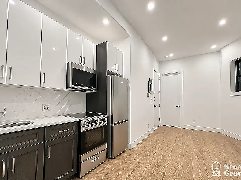 435 Dekalb Ave #3C