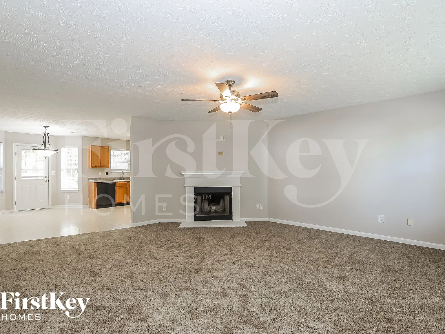 3 bed, 2.5 bath, 1802 sqft, $1,785 — Photo 3