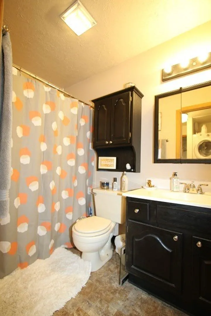 2 Bedroom Condo in East Anchorage close to JBER! — Photo 4