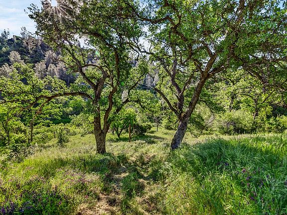 3rd image of 5595 Dream Valley Rd