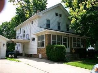 1647 Groll Dr, Oregon, OH 43616