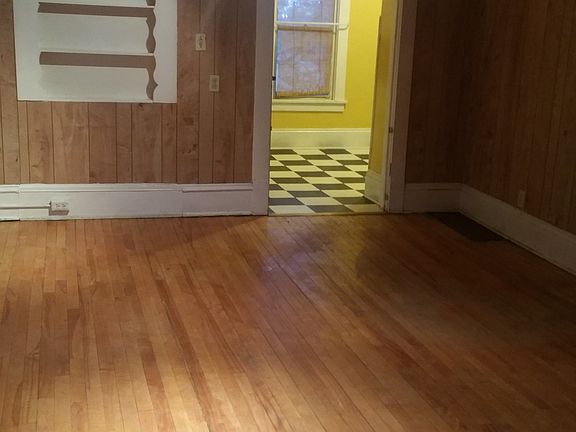 2nd image of 2946 Taylor St NE