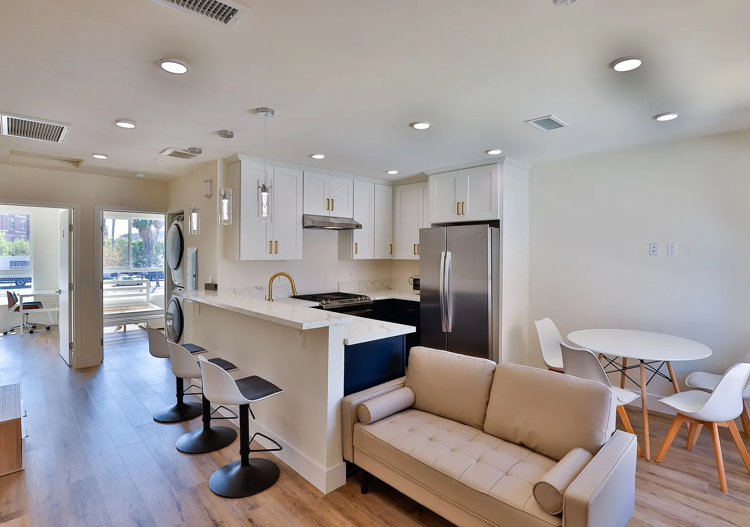 Sagittarius Apartments — Photo 1