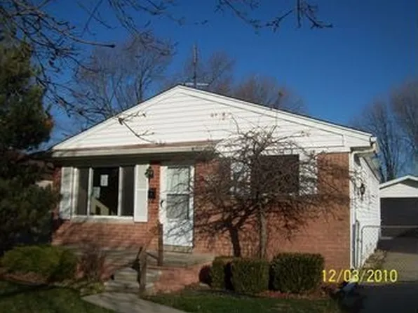 23015 Francis St, Saint Clair Shores, MI 48082