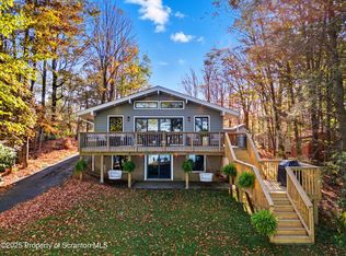 1010 Crystal Lake Blvd, Fell, PA 18407