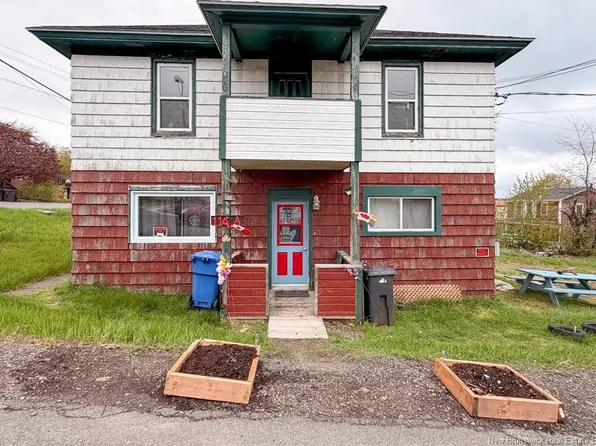 116 Renfrew St, Dalhousie, NB E8C 2J6