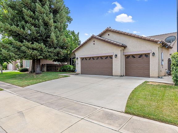 2nd image of 2715 E La Vida Avenue