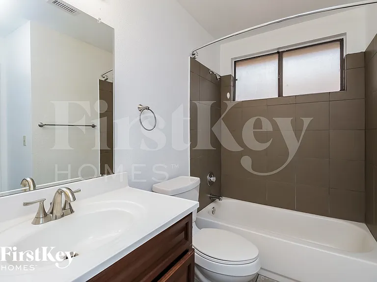 6410 W Townley Ave — Photo 13