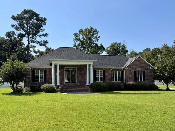134 Foxworth Trl, Nashville, GA 31639