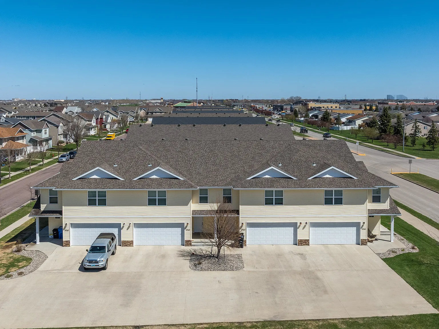 Evelyn Acres Townhomes — Photo 2