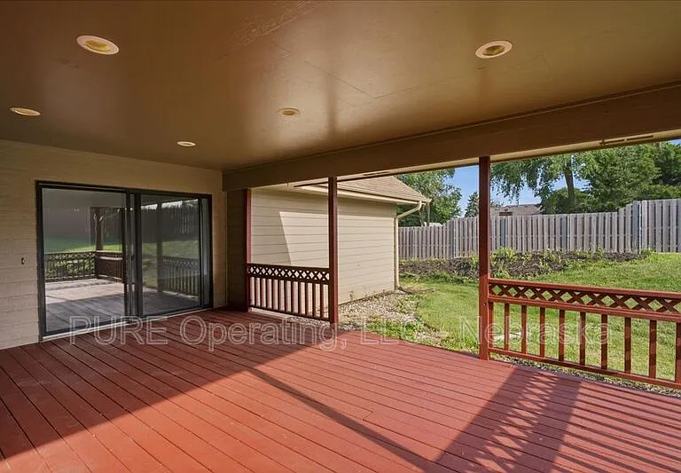 15527 Mason Cir — Photo 35
