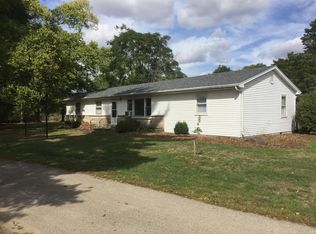 1300 Cemetery Rd, Morris, IL 60450