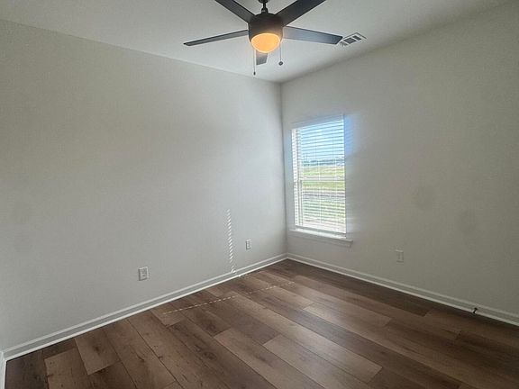 4th image of 200 Willowbend Way