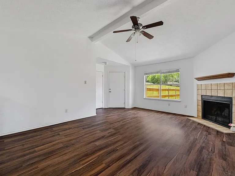 9601 Holly Springs Dr — Photo 3