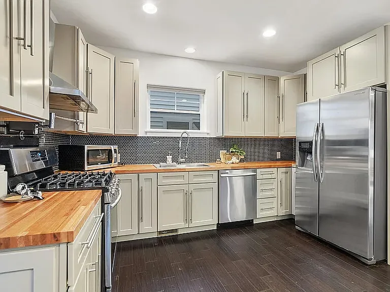 1191 E Rich St — Photo 13