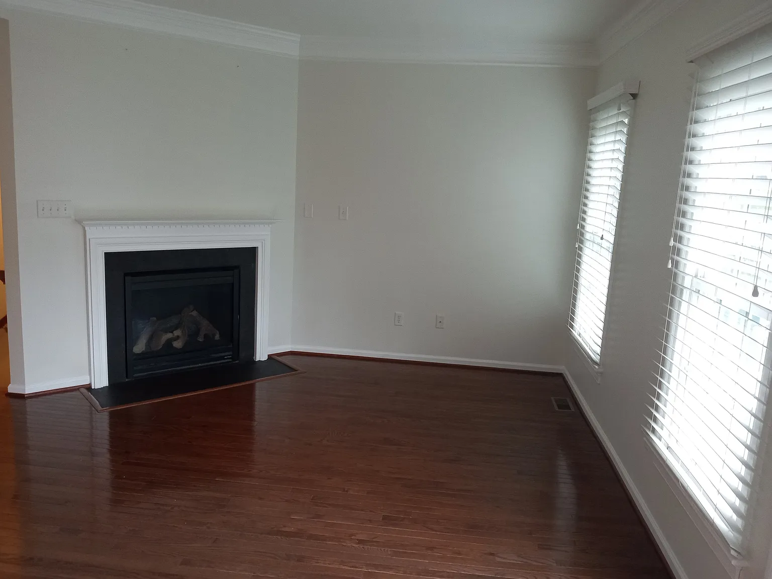 3 bed, 1950 sqft, $2,850 — Photo 3