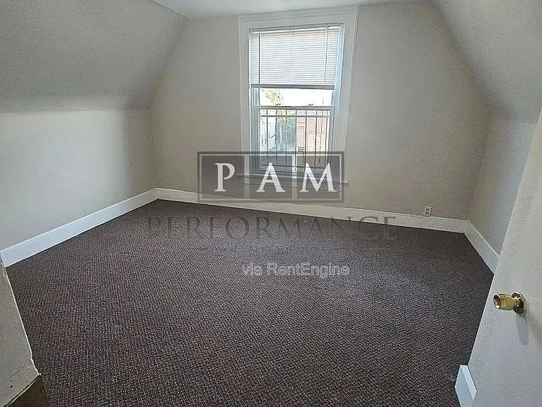 2028 W Michigan St — Photo 8