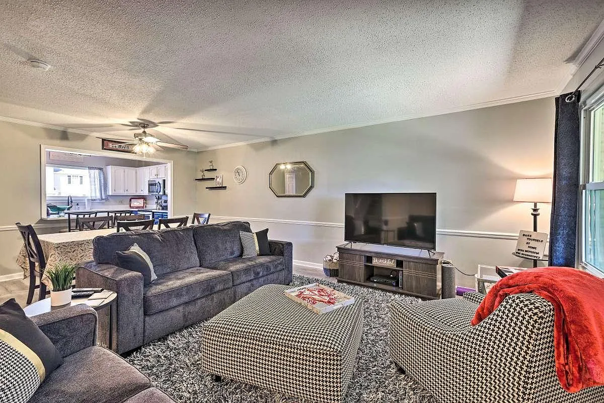 3 bed, 2.5 bath, 1650 sqft, $2,000 — Photo 1