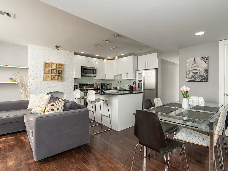 403 P St NW #B — Photo 1