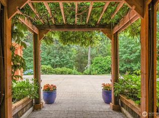 8455 Landing Ln SE, Pt Orchard, WA
