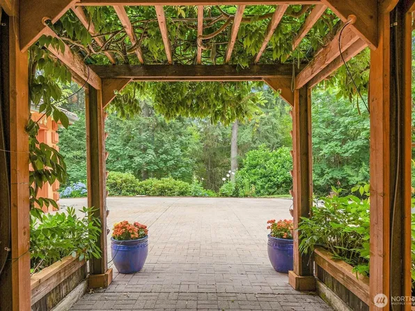 8455 Landing Lane SE, Port Orchard, WA 98367