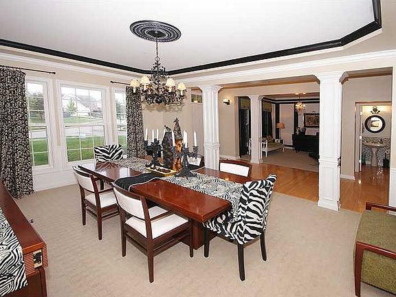 4th image of 10605 Saddlestone Dr