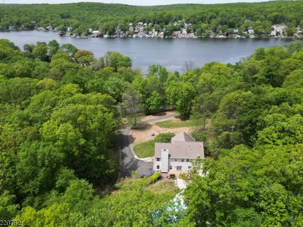 75 Chincopee Rd, Jefferson Twp., NJ 07849