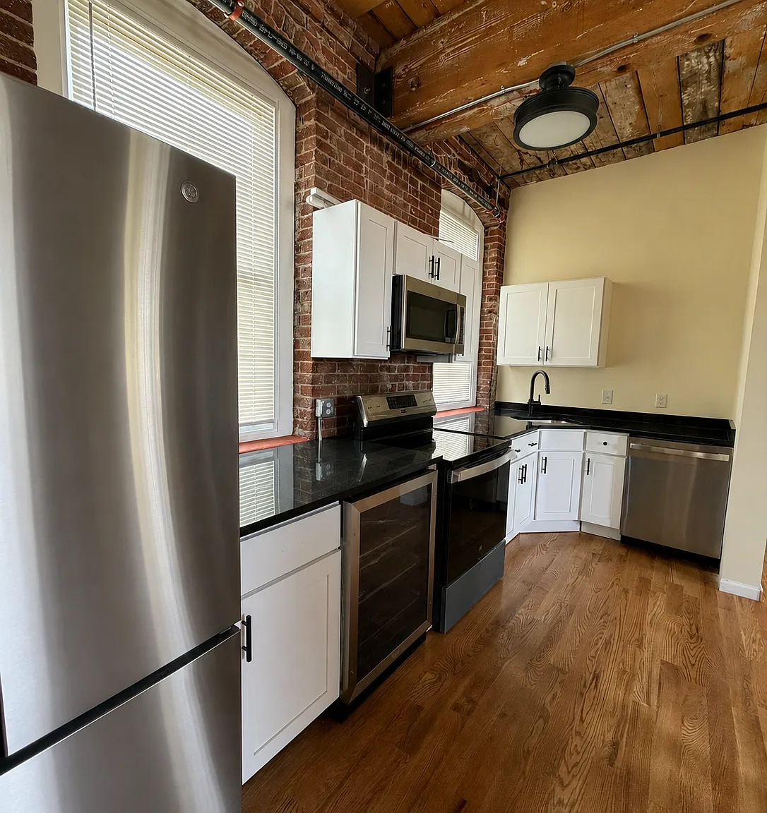 3 bed, 2.5 bath, $2,700 — Photo 1
