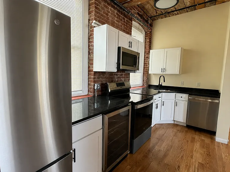 85 Harding St #1A — Photo 1