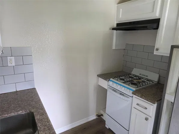 302 71st St #7, Houston, TX 77011