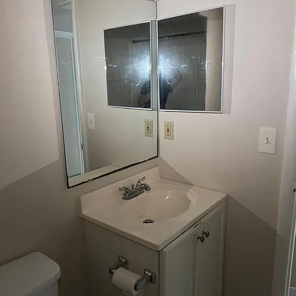 2416 SE Garden Ter #203 — Photo 13