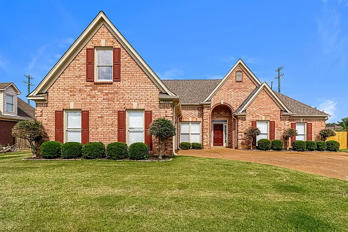 3 bed, 2.0 bath, 2681 sqft, $2,556 — Photo 1