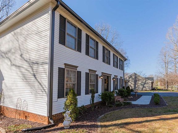 5th image of 733 Lake Vista Dr