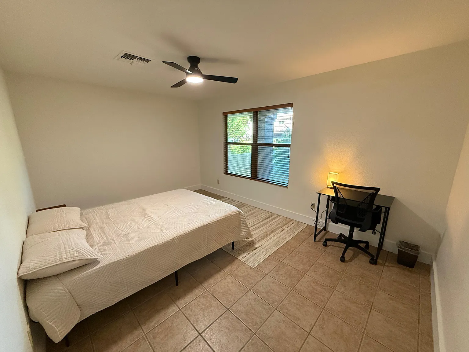 4 bed, 2.5 bath, 3094 sqft, $1,066 — Photo 3