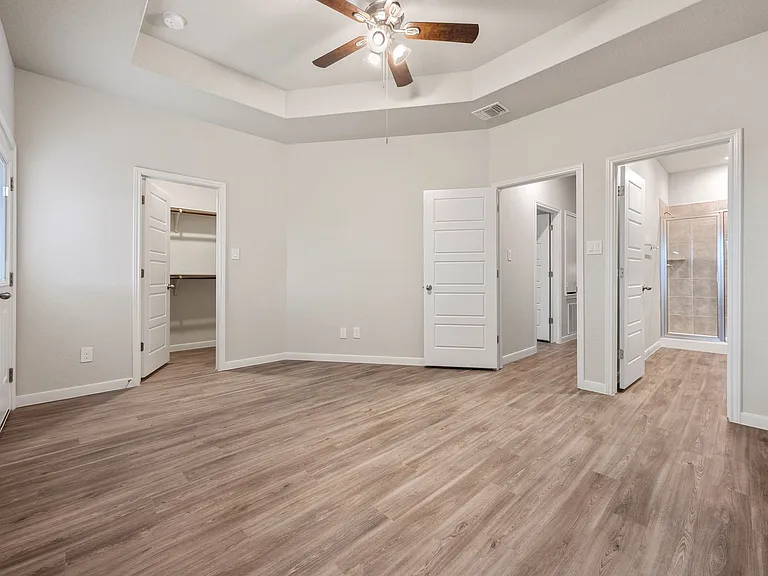 354 Emma Dr — Photo 11