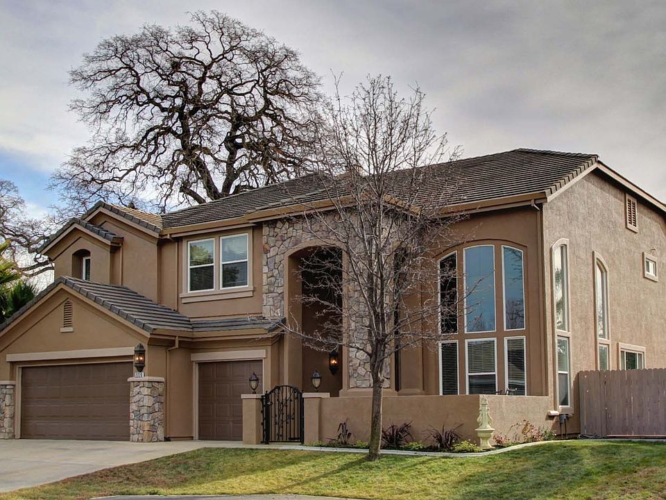 1st image of 2220 Belvedere Cir