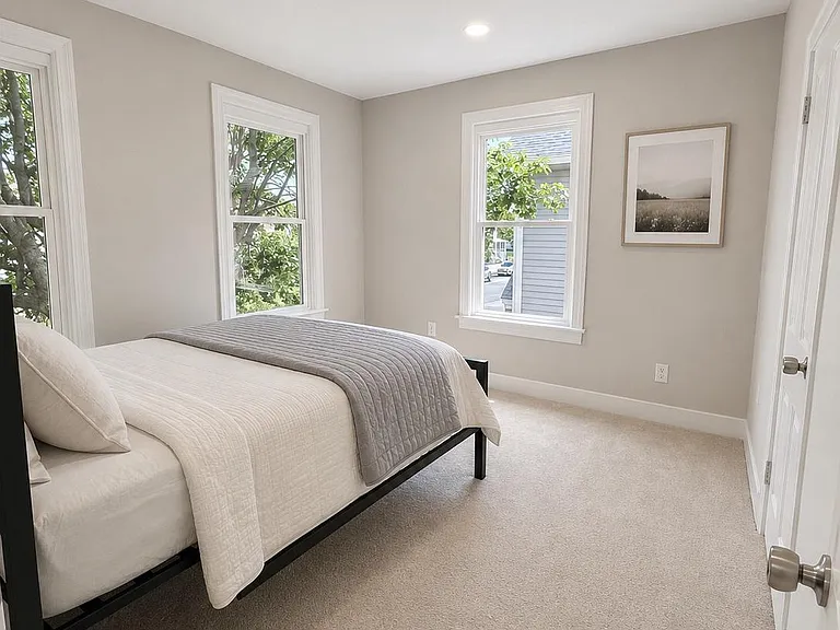 909 Corbett St — Photo 32