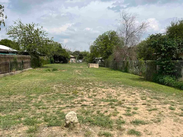 303 S Meadow Ave, Laredo, TX 78040