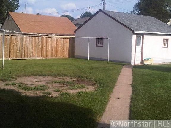 3rd image of 1668 Nevada Ave E