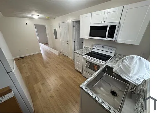 9 Addison St #3 — Photo 6