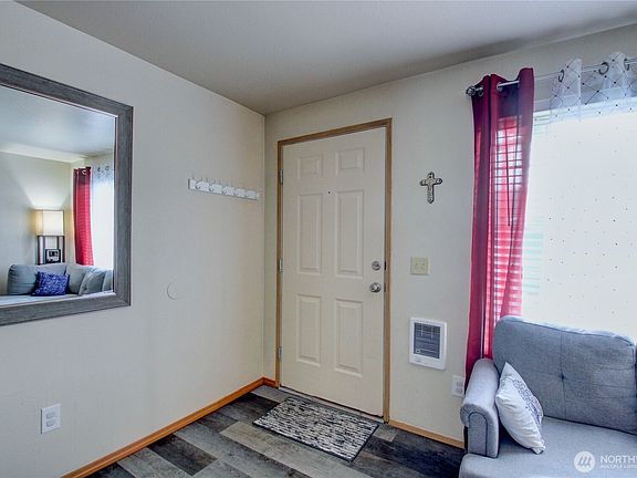 4th image of 811 S Laventure Road #C