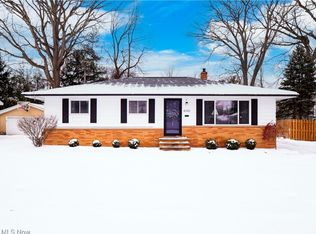 4040 W 214th St, Fairview Park, OH