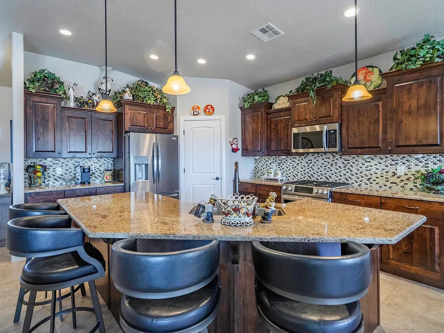 3 bed, 1782 sqft, $2,300 — Photo 4