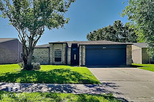 15831 Pryor Dr Photo 1