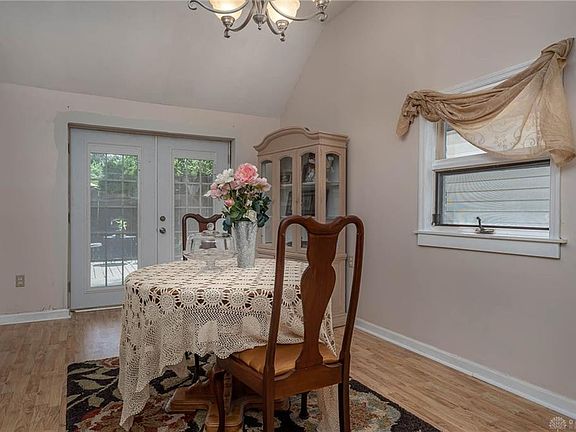 5th image of 1100 Broadmoor Dr