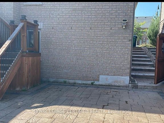 2nd image of 17 Fallowfield Rd